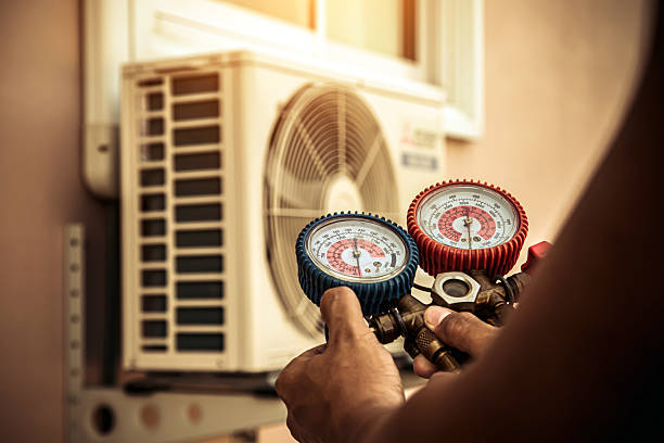 Professional Hvac technician working in Middletown, IN